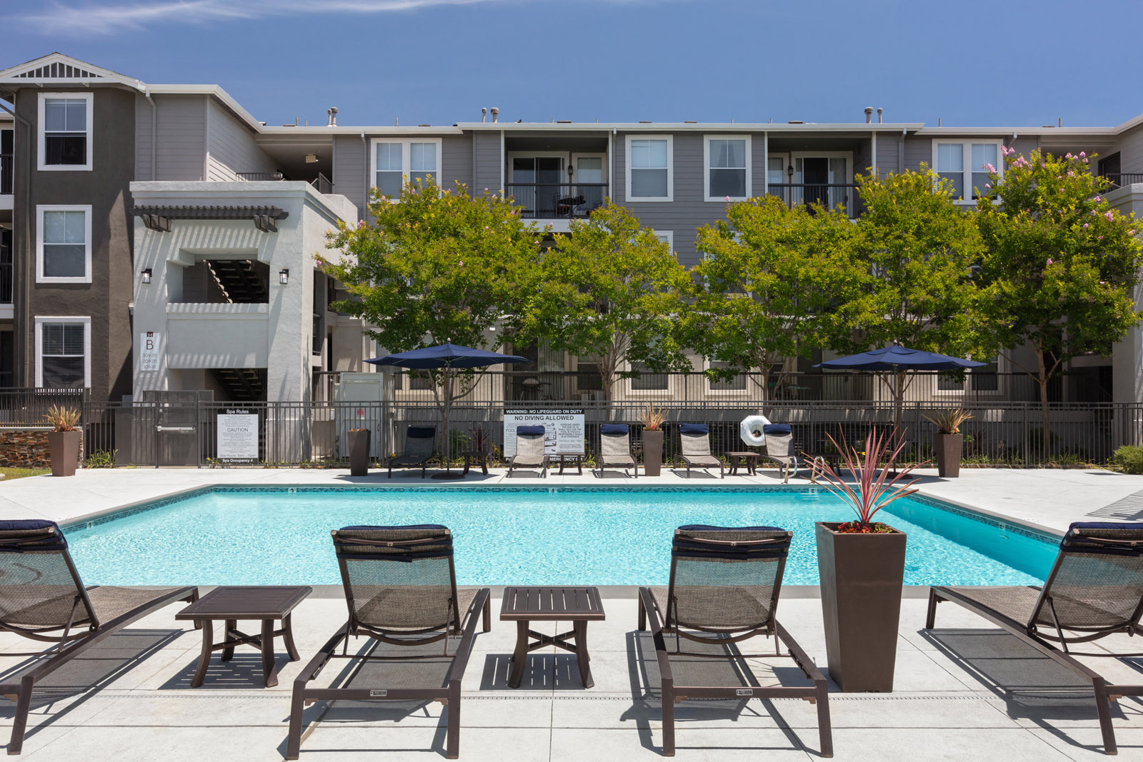 Montrachet Apartments photo 2